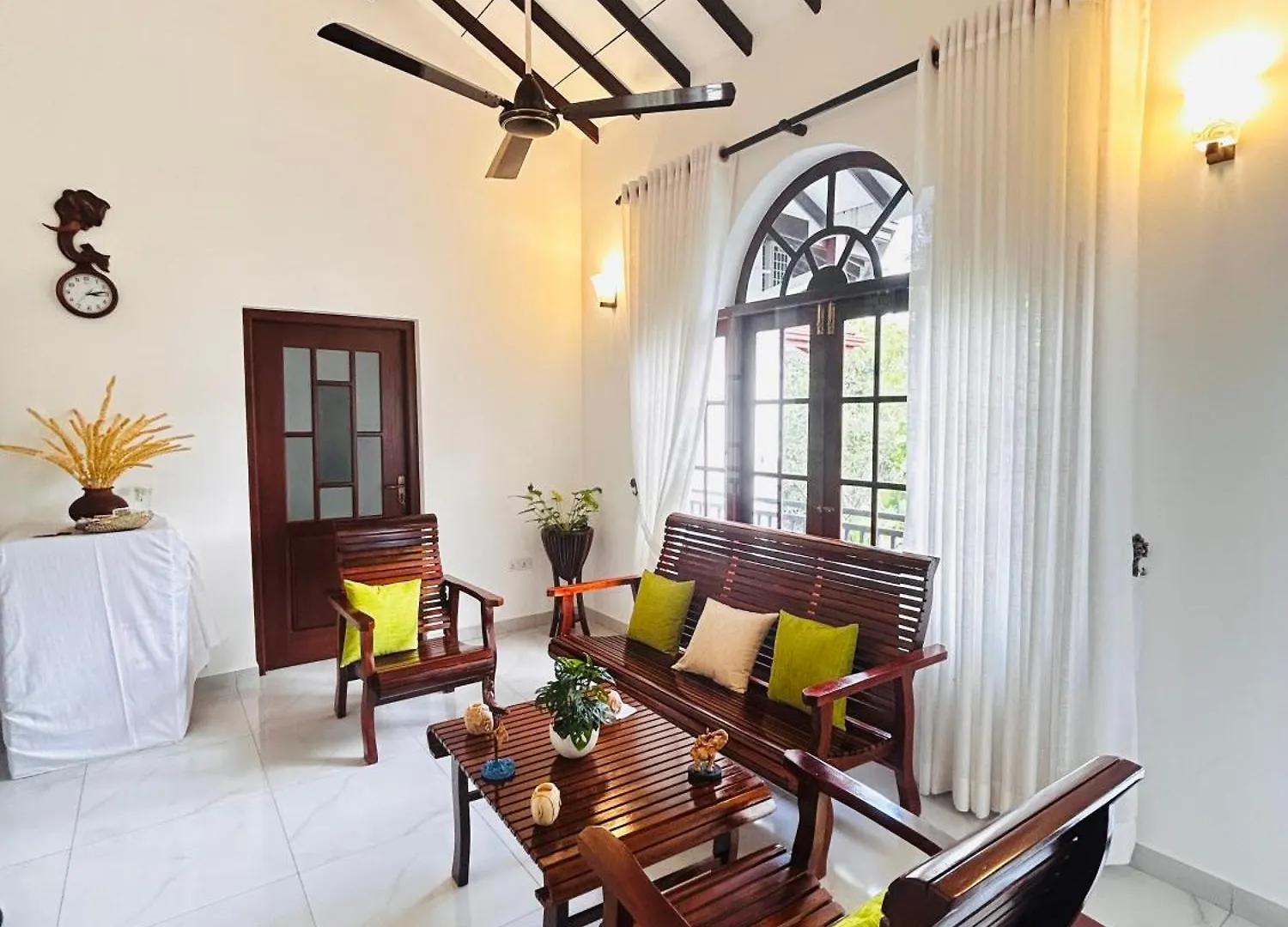 Bed & Breakfast Neem Aura Home Stay Liyanagemulla