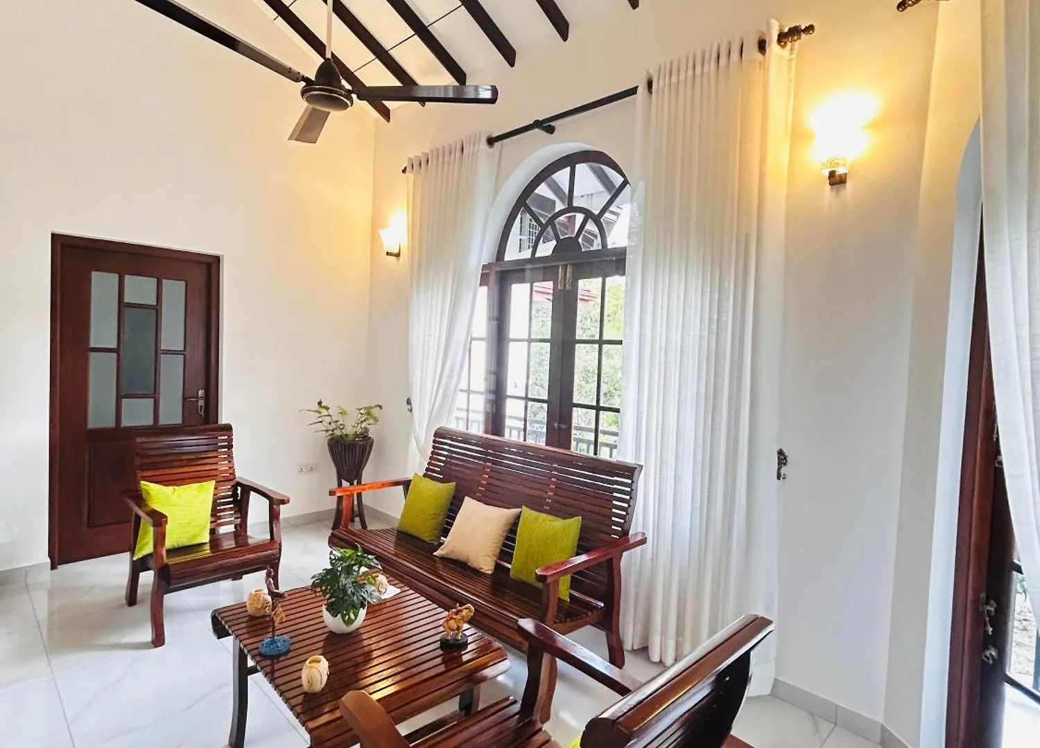 Neem Aura Home Stay Liyanagemulla Sri Lanka