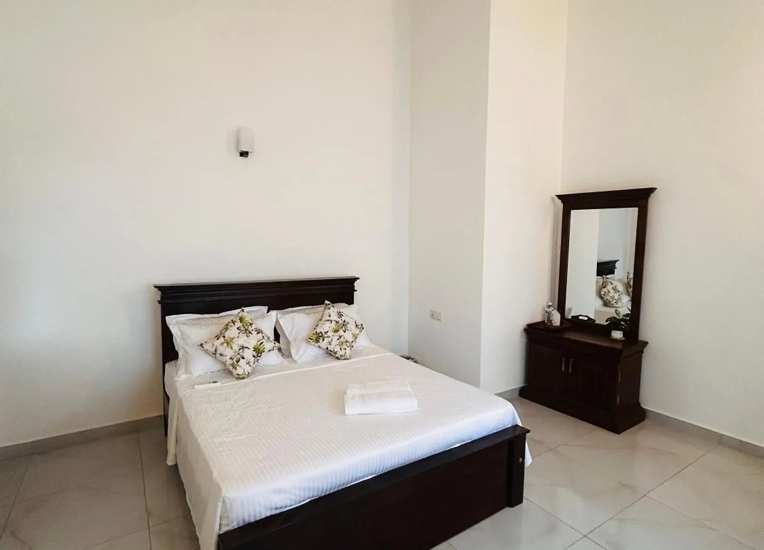 Bed & Breakfast Neem Aura Home Stay Liyanagemulla Sri Lanka