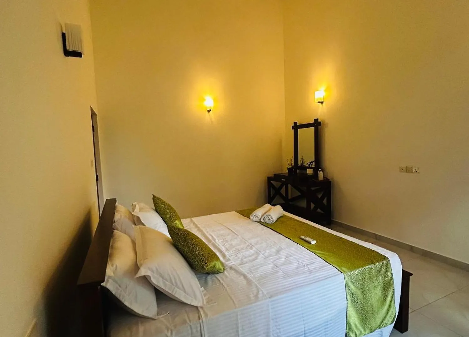Neem Aura Home Stay Liyanagemulla 0*,